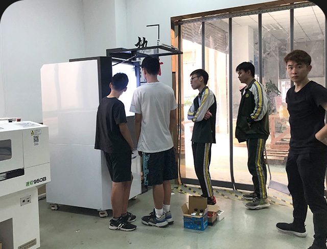 享刻玉石雕刻機(jī)K4040設(shè)備與其他機(jī)型有那些區(qū)別