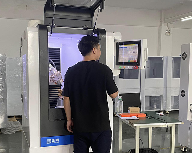 享刻玉石五軸雕刻機(jī)